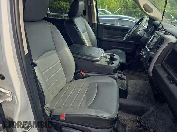 2023 Ram 1500 Tradesman z VIN 3C6RR7KG0PG675750, wystawiony jako IAAI lot #42566385 z przebiegiem 41 272 mil mil oraz . Historia ofert i sprzedaży dostępna na DreamBid. Obrazek 7.