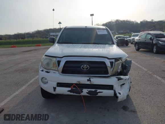 2008 Toyota Tacoma with VIN 5TEUU42N08Z580044, listed as a IAAI auction lot 41904353 with Not Provided miles and . Bid and sale history available at carsss.com. Image 12.