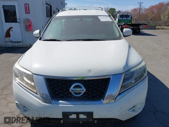 2016 Nissan Pathfinder SV with VIN 5N1AR2MN0GC640306, listed as a IAAI auction lot 41695227 with 175,884 mi miles. Bid and sale history available at carsss.com. Image 12.