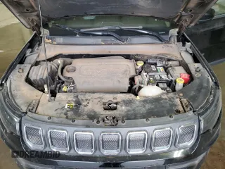 2022 Jeep Compass Latitude with VIN 3C4NJCBB3NT229589, listed as a Copart auction lot 84464524 with 61,157 mi miles and Clean Title. Bid and sale history available at carsss.com. Image 12.
