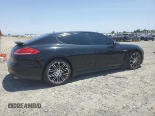 2015 Porsche Panamera 4 z VIN WP0AA2A74FL006965, wystawiony jako Copart lot #59812145 z przebiegiem 191 851 mil mil oraz Czysty tytuł • Clean title. Historia ofert i sprzedaży dostępna na DreamBid. Obrazek 3.