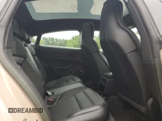2022 Porsche Taycan 4S z VIN WP0AB2Y10NSA45834, wystawiony jako Copart lot #64102415 z przebiegiem 32 488 mil mil oraz Szkoda całkowita • Salvage title. Historia ofert i sprzedaży dostępna na DreamBid. Obrazek 10.