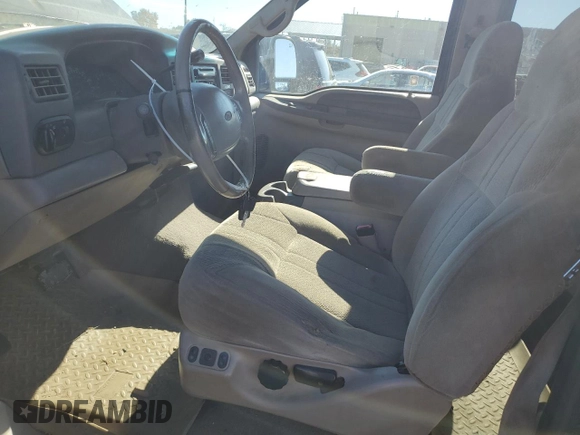2000 Ford Excursion XLT z VIN 1FMNU41S8YED20078, wystawiony jako Copart lot #80432034 z przebiegiem 233 385 mil mil oraz Szkoda całkowita • Salvage title. Historia ofert i sprzedaży dostępna na DreamBid. Obrazek 7.