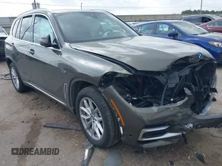 2023 BMW X5 xDrive45e z VIN 5UXTA6C05P9P35652, wystawiony jako IAAI lot #42179671 z przebiegiem Nie podano mil oraz . Historia ofert i sprzedaży dostępna na DreamBid. Obrazek 1.