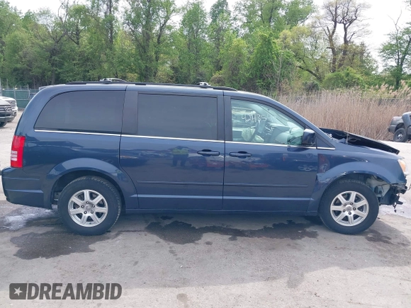 2008 Chrysler Town & Country Touring with VIN 2A8HR54P18R612733, listed as a IAAI auction lot 42113549 with 28,437 mi miles and . Bid and sale history available at carsss.com. Image 13.