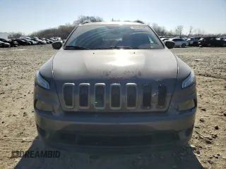 2016 Jeep Cherokee Latitude with VIN 1C4PJMCB1GW282771, listed as a Copart auction lot 49448725 with 115,250 mi miles and Salvage Title. Bid and sale history available at carsss.com. Image 5.