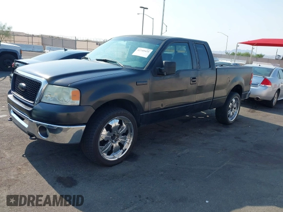 2007 Ford F-150 XLT z VIN 1FTPX14V67KD12229, wystawiony jako IAAI lot #42749433 z przebiegiem 156 168 mil mil oraz . Historia ofert i sprzedaży dostępna na DreamBid. Obrazek 12.