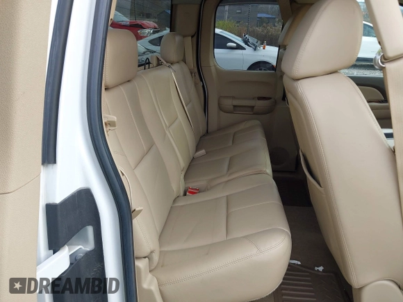 2009 Chevrolet Silverado 1500 with VIN 2GCEK390491107199, listed as a IAAI auction lot 40873335 with 129,417 mi miles and . Bid and sale history available at DreamBid. Image 8.