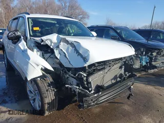 2023 Volkswagen Atlas SE с VIN 1V2HR2CA1PC556110, выставлен на аукционе IAAI как лот 41131285 с пробегом 13 543 миль миль и . История ставок и продаж доступна на DreamBid. Изображение 6.