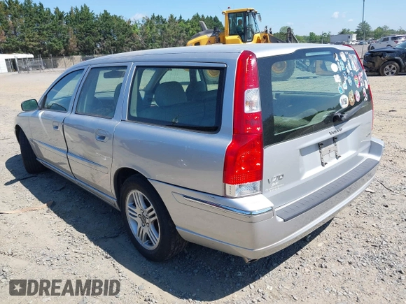 2006 Volvo V70 2.5L Turbo with VIN YV1SW592062557300, listed as a IAAI auction lot 42186688 with 206,502 mi miles and . Bid and sale history available at DreamBid. Image 3.