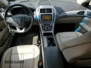 2019 Lincoln MKZ Hybrid z VIN 3LN6L5KU4KR610755, wystawiony jako Copart lot #57353405 z przebiegiem 86 447 mil mil oraz Czysty tytuł • Clean title. Historia ofert i sprzedaży dostępna na DreamBid. Obrazek 8.
