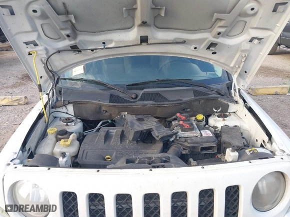 2016 Jeep Patriot Sport with VIN 1C4NJPBB3GD659915, listed as a IAAI auction lot 41517018 with 215,496 mi miles. Bid and sale history available at carsss.com. Image 10.