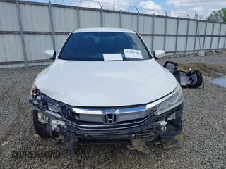 2017 Honda Accord Sport SE z VIN 1HGCR2F13HA055127, wystawiony jako IAAI lot #41889700 z przebiegiem 97 519 mil mil oraz . Historia ofert i sprzedaży dostępna na DreamBid. Obrazek 13.