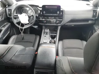 2023 Nissan Pathfinder SV z VIN 5N1DR3BD4PC274458, wystawiony jako Copart lot #56911285 z przebiegiem Nie podano mil oraz Szkoda całkowita • Salvage title. Historia ofert i sprzedaży dostępna na DreamBid. Obrazek 8.