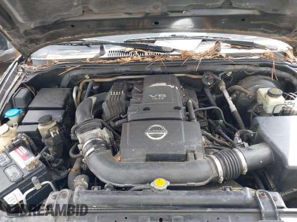 2005 Nissan Pathfinder SE with VIN 5N1AR18U55C763236, listed as a IAAI auction lot 41503166 with 330,351 mi miles. Bid and sale history available at carsss.com. Image 10.