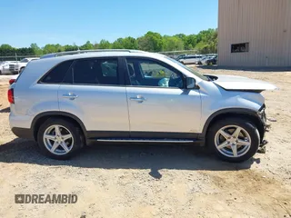2015 Kia Sorento LX with VIN 5XYKTCA68FG641582, listed as a IAAI auction lot 42063254 with 159,125 mi miles and . Bid and sale history available at DreamBid. Image 13.