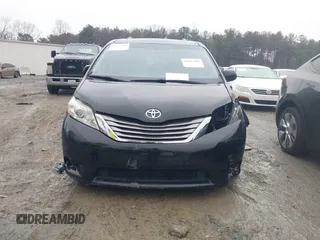 2017 Toyota Sienna XLE Auto Access Seat with VIN 5TDYZ3DC4HS784545, listed as a IAAI auction lot 41427309 with 85,244 mi miles. Bid and sale history available at carsss.com. Image 12.