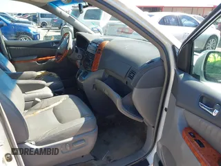 2006 Toyota Sienna XLE with VIN 5TDZA22C06S504271, listed as a IAAI auction lot 41573903 with 208,712 mi miles. Bid and sale history available at carsss.com. Image 5.