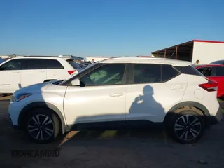 2019 Nissan Kicks SR z VIN 3N1CP5CU1KL546903, wystawiony jako IAAI lot #41765649 z przebiegiem 42 095 mil mil oraz . Historia ofert i sprzedaży dostępna na DreamBid. Obrazek 15.
