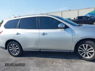 2015 Nissan Pathfinder SL with VIN 5N1AR2MNXFC617601, listed as a IAAI auction lot 42335005 with 121,903 mi miles and . Bid and sale history available at DreamBid. Image 14.