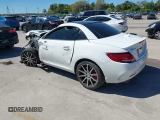 2017 Mercedes-Benz SLC 43 AMG z VIN WDDPK6GA2HF132038, wystawiony jako IAAI lot #41737706 z przebiegiem 84 002 mil mil oraz . Historia ofert i sprzedaży dostępna na DreamBid. Obrazek 3.