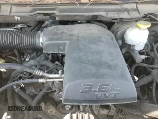 2018 Ram 1500 Tradesman z VIN 1C6RR6FG8JS325545, wystawiony jako Copart lot #80033225 z przebiegiem 117 495 mil mil oraz Szkoda całkowita • Salvage title. Historia ofert i sprzedaży dostępna na DreamBid. Obrazek 16.