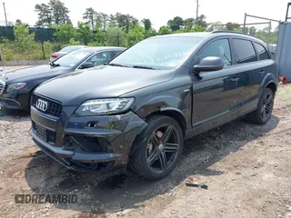 2014 Audi Q7 S line Prestige z VIN WA1DGAFE5ED006957, wystawiony jako IAAI lot #42488440 z przebiegiem 123 814 mil mil oraz . Historia ofert i sprzedaży dostępna na DreamBid. Obrazek 19.