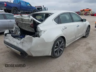 2017 Nissan Altima SV with VIN 1N4AL3AP2HC496668, listed as a IAAI auction lot 41700165 with 116,747 mi miles and . Bid and sale history available at carsss.com. Image 4.