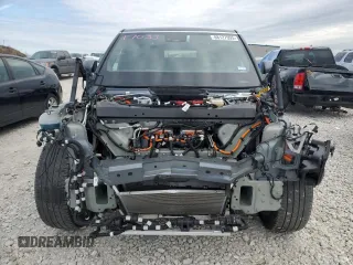2022 Rivian R1S Launch Edition with VIN 7PDSGABL3NN000739, listed as a Copart auction lot 88127995 with 12,143 mi miles and Salvage Title. Bid and sale history available at DreamBid. Image 5.