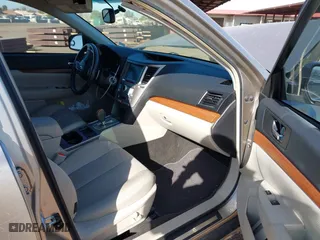 2014 Subaru Outback 2.5i Limited with VIN 4S4BRBMC0E3311783, listed as a IAAI auction lot 41950362 with 125,517 mi miles. Bid and sale history available at carsss.com. Image 5.
