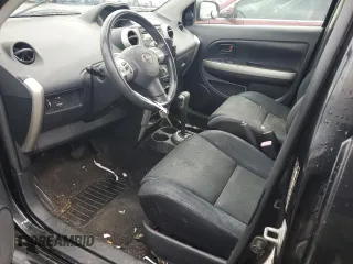 2006 Scion xA z VIN JTKKT624065013497, wystawiony jako Copart lot #55904145 z przebiegiem 207 614 mil mil oraz Szkoda całkowita • Salvage title. Historia ofert i sprzedaży dostępna na DreamBid. Obrazek 7.
