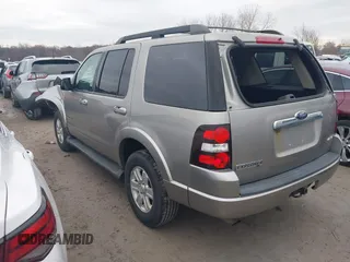 2008 Ford Explorer XLT z VIN 1FMEU73E78UB29010, wystawiony jako IAAI lot #40871239 z przebiegiem 216 448 mil mil oraz . Historia ofert i sprzedaży dostępna na DreamBid. Obrazek 3.
