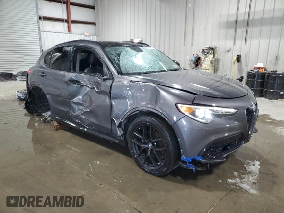 2019 Alfa Romeo Stelvio z VIN ZASPAKAN2K7C32117, wystawiony jako Copart lot #41795675 z przebiegiem 90 124 mil mil oraz Szkoda całkowita • Salvage title. Historia ofert i sprzedaży dostępna na DreamBid. Obrazek 4.
