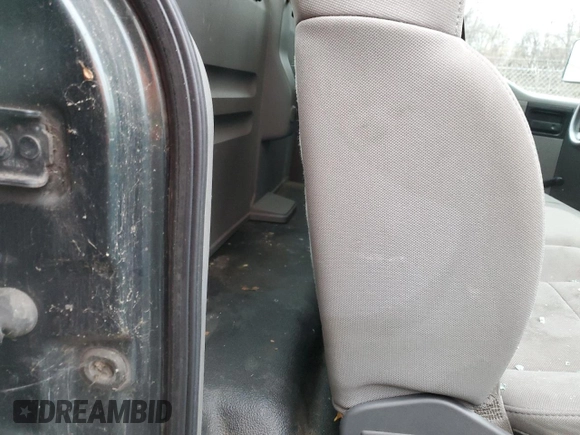 2005 Ford F-150 XL z VIN 1FTVF12575NB23159, wystawiony jako Copart lot #84847554 z przebiegiem Nie podano mil oraz Szkoda całkowita • Salvage title. Historia ofert i sprzedaży dostępna na DreamBid. Obrazek 10.