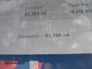 2023 Tesla Model 3 z VIN 5YJ3E1EA8PF403743, wystawiony jako IAAI lot #42076747 z przebiegiem 58 399 mil mil oraz . Historia ofert i sprzedaży dostępna na DreamBid. Obrazek 16.