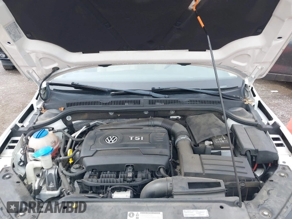2014 Volkswagen Jetta SE with VIN 3VWD07AJ2EM239987, listed as a IAAI auction lot 42555560 with 115,987 mi miles and . Bid and sale history available at DreamBid. Image 10.