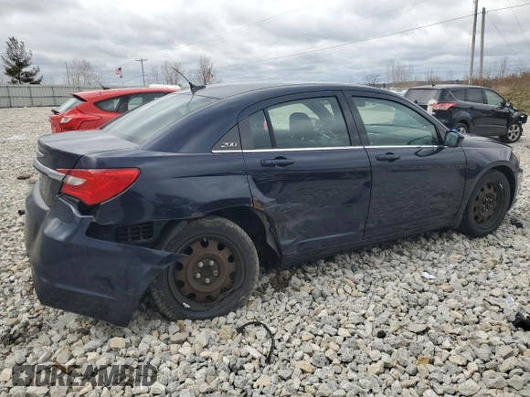 2013 Chrysler 200 LX with VIN 1C3CCBAB5DN642095, listed as a Copart auction lot 53002635 with 173,218 mi miles and Clean Title. Bid and sale history available at carsss.com. Image 3.