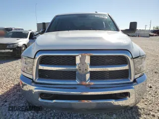 2017 Ram 2500 Tradesman z VIN 3C6UR5HLXHG740401, wystawiony jako Copart lot #53829405 z przebiegiem 171 730 mil mil oraz Szkoda całkowita • Salvage title. Historia ofert i sprzedaży dostępna na DreamBid. Obrazek 5.