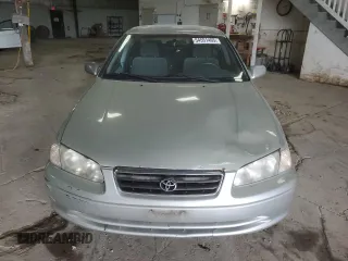 2001 Toyota Camry LE z VIN 4T1BF28K21U963819, wystawiony jako Copart lot #54551465 z przebiegiem 199 472 mil mil oraz Szkoda całkowita • Salvage title. Historia ofert i sprzedaży dostępna na DreamBid. Obrazek 5.