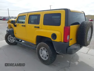 2006 Hummer H3 with VIN 5GTDN136368324362, listed as a IAAI auction lot 41582001 with 111,146 mi miles. Bid and sale history available at carsss.com. Image 3.