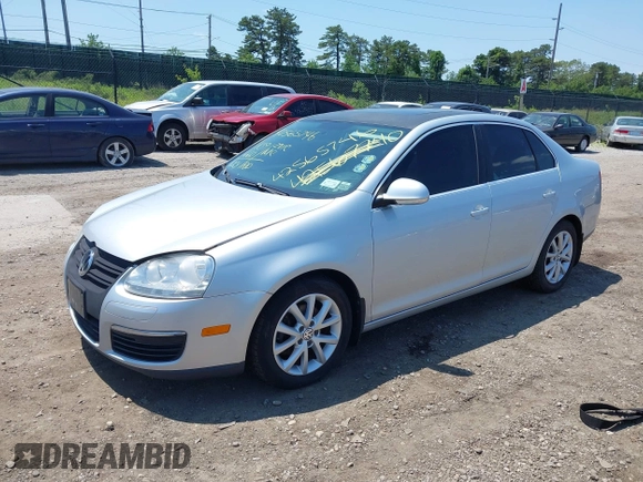 2010 Volkswagen Jetta Limited Edition z VIN 3VWRZ7AJ9AM037296, wystawiony jako IAAI lot #42565746 z przebiegiem 109 660 mil mil oraz . Historia ofert i sprzedaży dostępna na DreamBid. Obrazek 2.