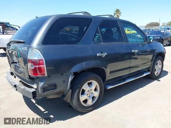 2005 Acura MDX with VIN 2HNYD18265H557415, listed as a IAAI auction lot 40155100 with 175,767 mi miles. Bid and sale history available at carsss.com. Image 4.