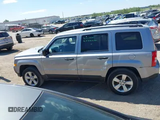 2016 Jeep Patriot Latitude with VIN 1C4NJPFA1GD612920, listed as a IAAI auction lot 42274901 with 187,559 mi miles and . Bid and sale history available at DreamBid. Image 15.