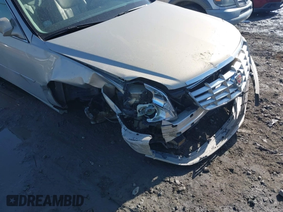 2008 Cadillac DTS 1SC z VIN 1G6KD57Y38U198313, wystawiony jako IAAI lot #42012714 z przebiegiem Nie podano mil oraz . Historia ofert i sprzedaży dostępna na DreamBid. Obrazek 6.