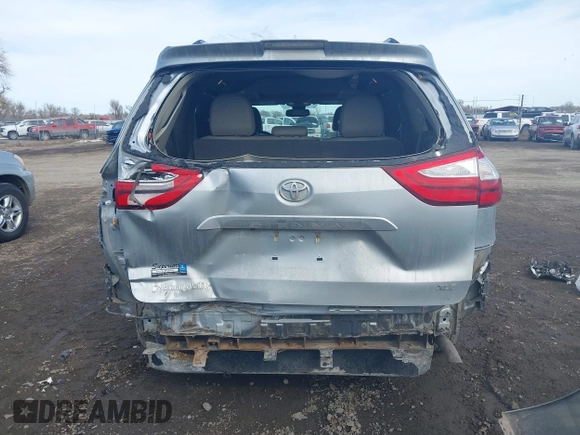 2019 Toyota Sienna XLE Auto Access Seat with VIN 5TDYZ3DC1KS002323, listed as a IAAI auction lot 41677879 with 86,470 mi miles. Bid and sale history available at carsss.com. Image 17.