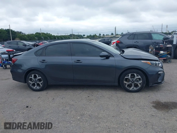 2021 Kia Forte FE z VIN 3KPF24AD0ME312622, wystawiony jako IAAI lot #41329338 z przebiegiem 29 722 mil mil oraz . Historia ofert i sprzedaży dostępna na DreamBid. Obrazek 13.