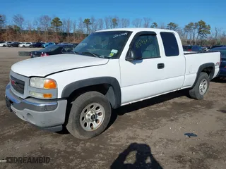 2006 GMC Sierra 1500 SLE1 with VIN 1GTEK19Z16Z139212, listed as a IAAI auction lot 41598797 with 203,180 mi miles. Bid and sale history available at carsss.com. Image 2.