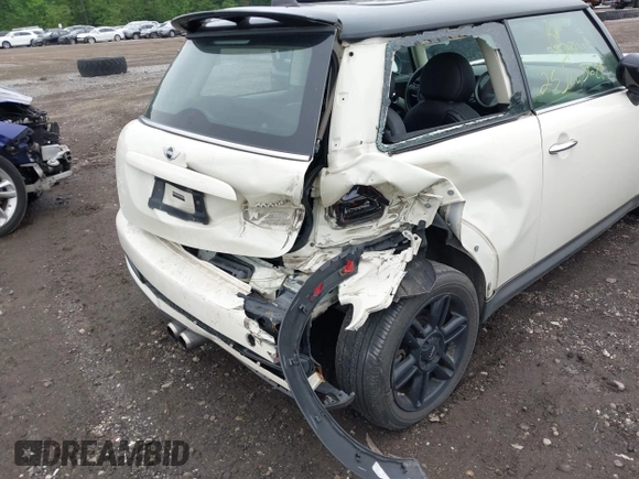 2013 MINI Hardtop S with VIN WMWSV3C51DT480022, listed as a IAAI auction lot 42398793 with Not provided miles and . Bid and sale history available at DreamBid. Image 6.