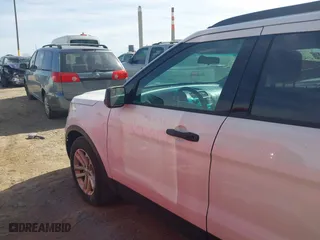 2016 Ford Explorer with VIN 1FM5K7BH4GGB60469, listed as a IAAI auction lot 42064652 with 152,664 mi miles. Bid and sale history available at carsss.com. Image 14.