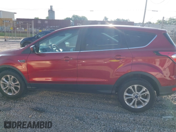 2017 Ford Escape SE z VIN 1FMCU0GD9HUF01849, wystawiony jako IAAI lot #42410230 z przebiegiem 177 423 mil mil oraz . Historia ofert i sprzedaży dostępna na DreamBid. Obrazek 14.